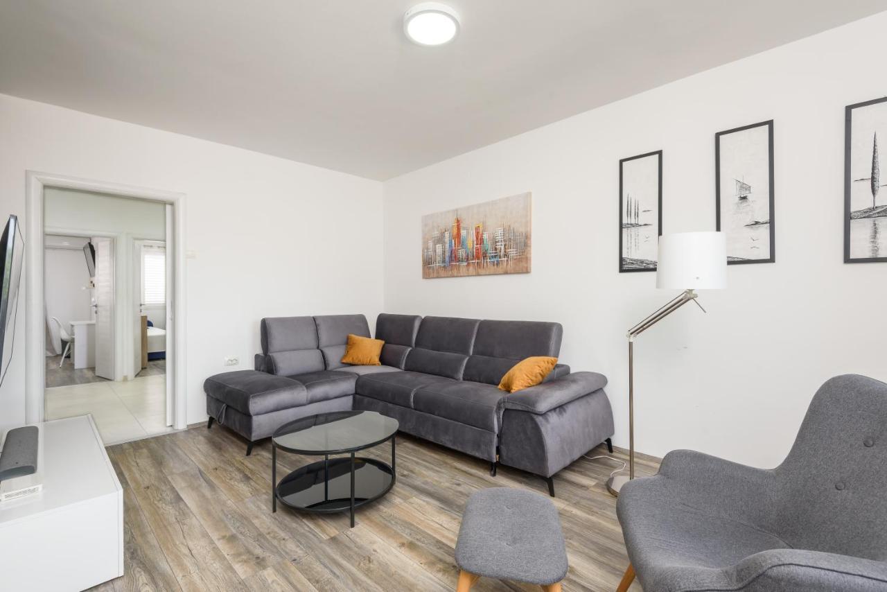 Apartment Tina Плоче Экстерьер фото
